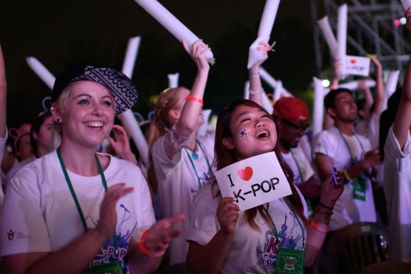 Cara Jadi Fans KPOP